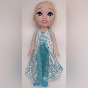 Disneys Singing Frozen Princess Elsa Doll